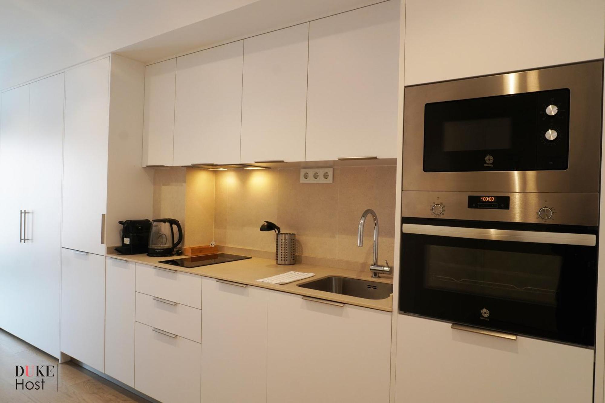 Castilla Luxury B Apartments มาดริด ภายนอก รูปภาพ